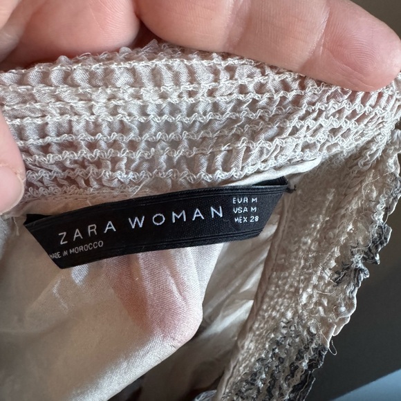 💯 Silk Zara Sheer Beige Peplum Blouse with Black Ruffle Tie - Picture 4 of 5